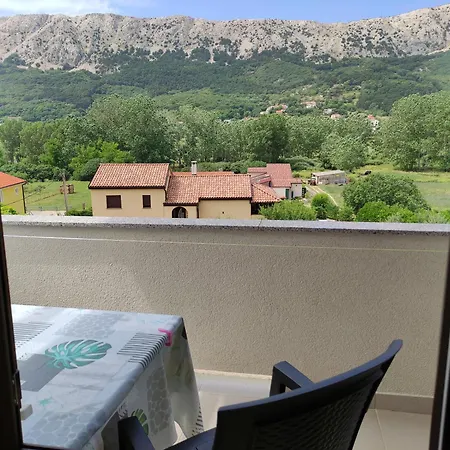 Jurandvor 7a Lovric * Baska (Krk)